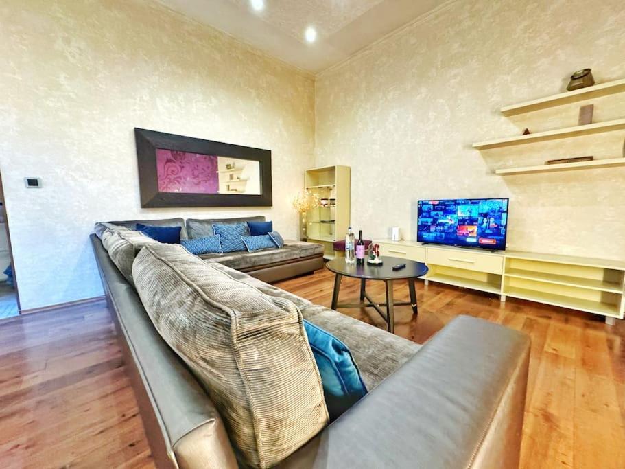 Ultra Central Apartment / 10 Ppl Будапешт Экстерьер фото